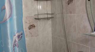 Гостиница Guest house on Ulianovskaya Геленджик Трехместный номер "Комфорт" с душем-13