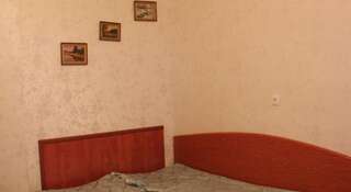 Гостиница Guest house on Ulianovskaya Геленджик Трехместный номер "Комфорт" с душем-10